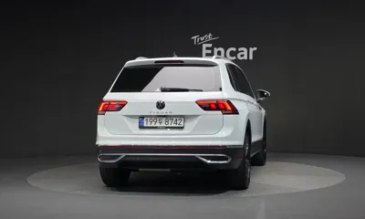Volkswagen Tiguan 2023, 13242 км, за 35779.37 USD