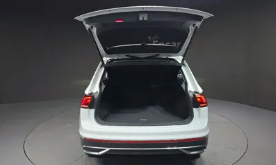 Volkswagen Tiguan 2023, 13242 км, за 35779.37 USD - фото 20