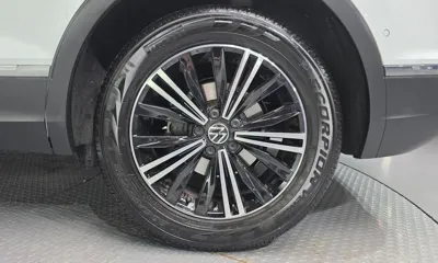 Volkswagen Tiguan 2023, 13242 км, за 35779.37 USD - фото 21