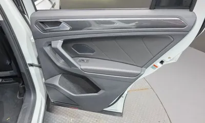 Volkswagen Tiguan 2023, 13242 км, за 35779.37 USD - фото 25