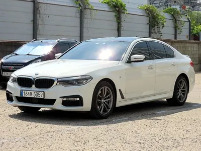 BMW 5-Series · 2018 год