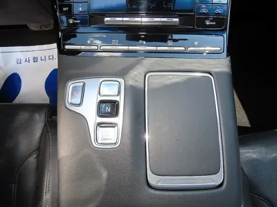 Hyundai Grandeur 2020, 79516 км, за 12750.47 USD - фото 10