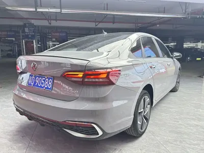 Volkswagen Lavida 2022, 38000 км, за 13213.4 USD