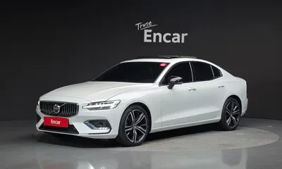 Volvo S60 · 2022 год