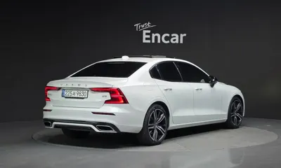 Volvo S60 2022, 46069 км, за 19627.15 USD