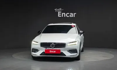 Volvo S60 2022, 46069 км, за 19627.15 USD