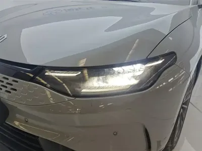 Leapmotor Leapmotor C01 2024, 27900 км, за 12955.69 USD