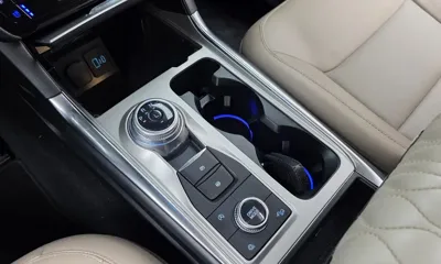 Ford Explorer 2021, 79981 км, за 16381.71 USD - фото 9