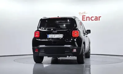 Jeep Renegade 2023, 23004 км, за 16186.69 USD