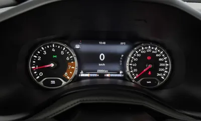 Jeep Renegade 2023, 23004 км, за 16113.39 USD - фото 8