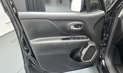 Jeep Renegade 2023, 23004 км, за 16113.39 USD - фото 24