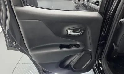 Jeep Renegade 2023, 23004 км, за 16113.39 USD - фото 25