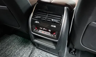 BMW X6 2022, 46986 км, за 43652.36 USD - фото 31