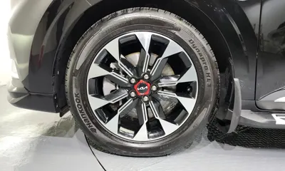 Kia Canival 2021, 115201 км, за 17071.72 USD