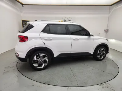 Hyundai Venue 2020, 71040 км, за 9584.88 USD