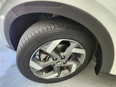 Hyundai Venue 2020, 71040 км, за 9584.88 USD