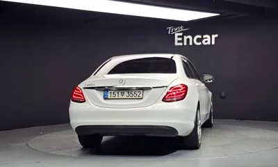 Mercedes-Benz C-Class 2018, 138231 км, за 9846.4 USD