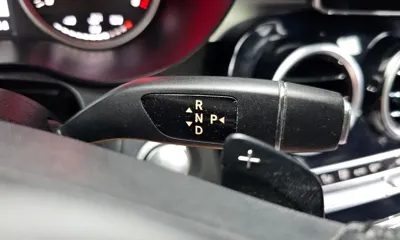 Mercedes-Benz C-Class 2018, 138231 км, за 9846.4 USD - фото 9