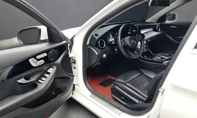 Mercedes-Benz C-Class 2018, 138231 км, за 9846.4 USD - фото 10