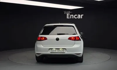 Volkswagen Golf 2016, 120697 км, за 5517.6 USD