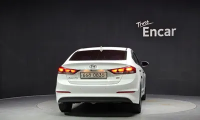 Hyundai Avante 2016, 112803 км, за 5842.2 USD