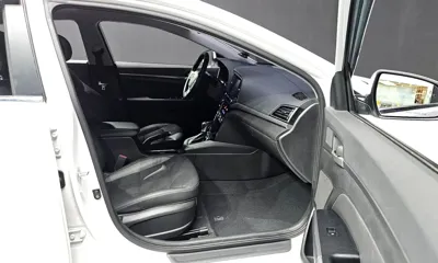 Hyundai Avante 2016, 112803 км, за 5842.2 USD - фото 11