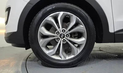 Hyundai Santafe 2015, 68215 км, за 8397.4 USD