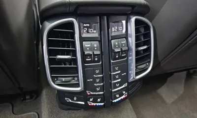 Porsche Cayenne 2018, 74587 км, за 31907.26 USD - фото 19