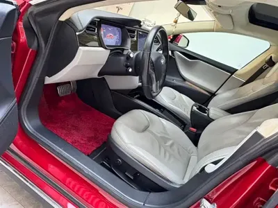 Tesla Model S 2015, 125000 км, за 13112.38 USD