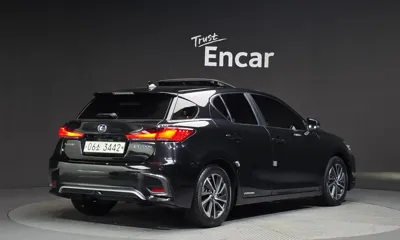 Lexus CT200h 2018, 120050 км, за 9901 USD