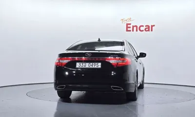 Hyundai Grandeur 2014, 159426 км, за 3509.93 USD