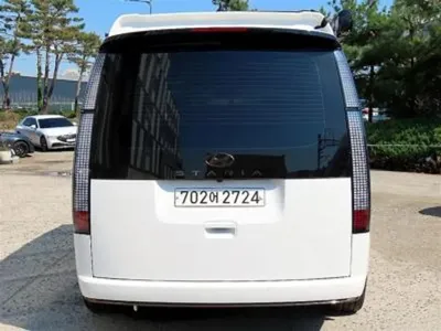 Hyundai Staria 2024, 26000 км, за 28876.2 USD