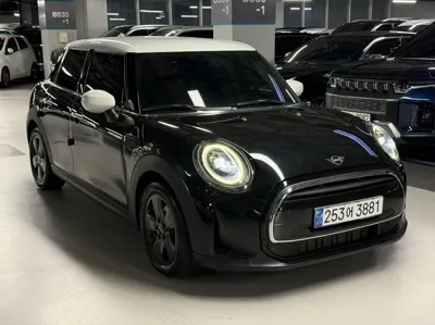 MINI Cooper 2022, 73659 км, за 12137.32 USD