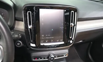 Volvo XC40 2020, 108395 км, за 15032.17 USD - фото 14