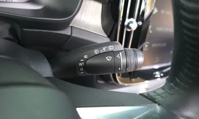 Volvo XC40 2020, 108395 км, за 15032.17 USD - фото 29