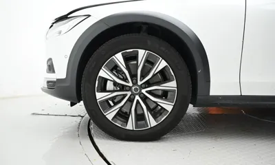 Volvo V90 2024, 10314 км, за 36423.81 USD
