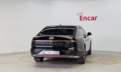Hyundai Grandeur 2023, 47675 км, за 18688.54 USD