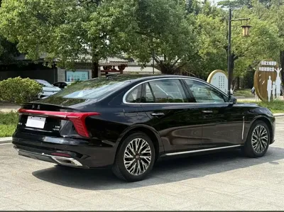 Hongqi Hongqi H5 2024, 15000 км, за 15051.03 USD