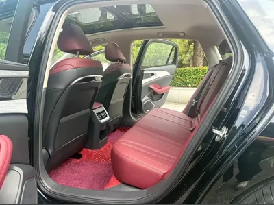 Hongqi Hongqi H5 2024, 15000 км, за 15051.03 USD