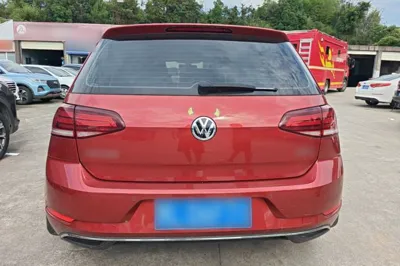 Volkswagen Golf 2019, 19900 км, за 10184 USD