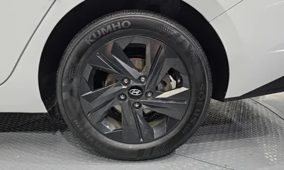 Hyundai Avante 2022, 146057 км, за 8527.24 USD - фото 21