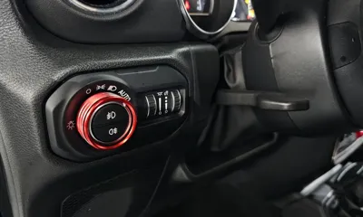 Jeep Wrangler 2022, 45567 км, за 27432.59 USD - фото 20