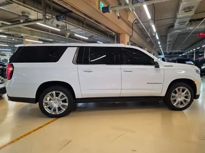 Chevrolet Surburban 2021, 32050 км, за 42284.71 USD
