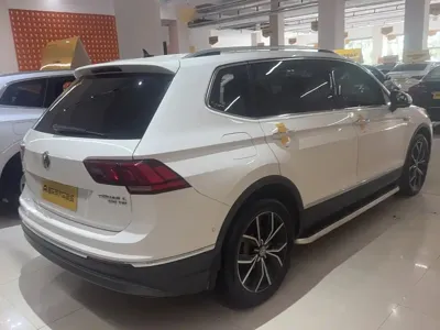 Volkswagen Tiguan L 2020, 53500 км, за 14287.54 USD