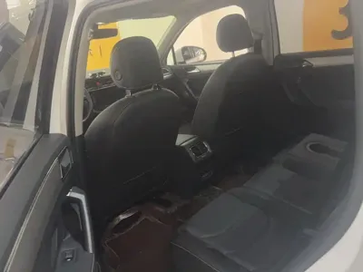 Volkswagen Tiguan L 2020, 53500 км, за 14306.96 USD - фото 8