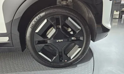 Kia EV3 2025, 16999 км, за 25797.56 USD - фото 21