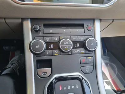 Land Rover Range Rover Evoque 2016, 158225 км, за 5724.7 USD - фото 11