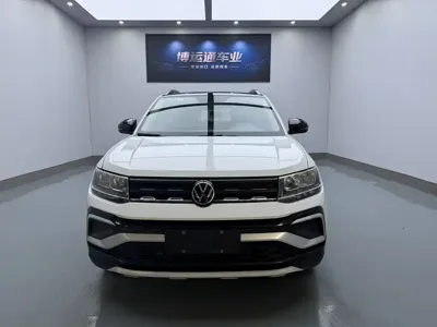 Volkswagen T-Cross 2023, 32000 км, за 13022.11 USD