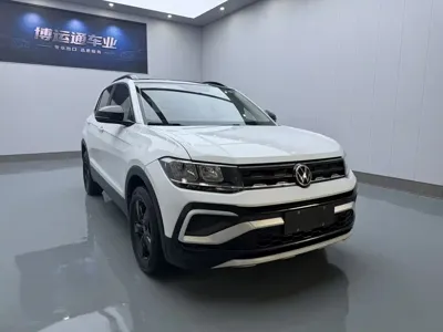 Volkswagen T-Cross 2023, 32000 км, за 13022.11 USD