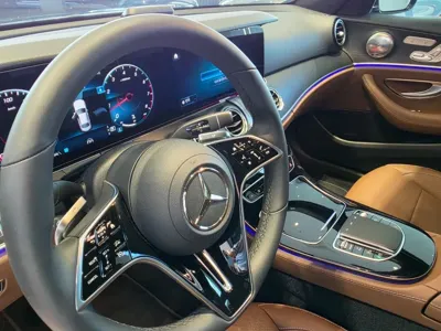 Mercedes-Benz E-Class 2023, 21556 км, за 28226.34 USD - фото 12